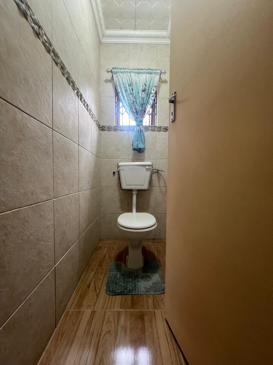 7 Bedroom Property for Sale in Heath Park Eastern Cape